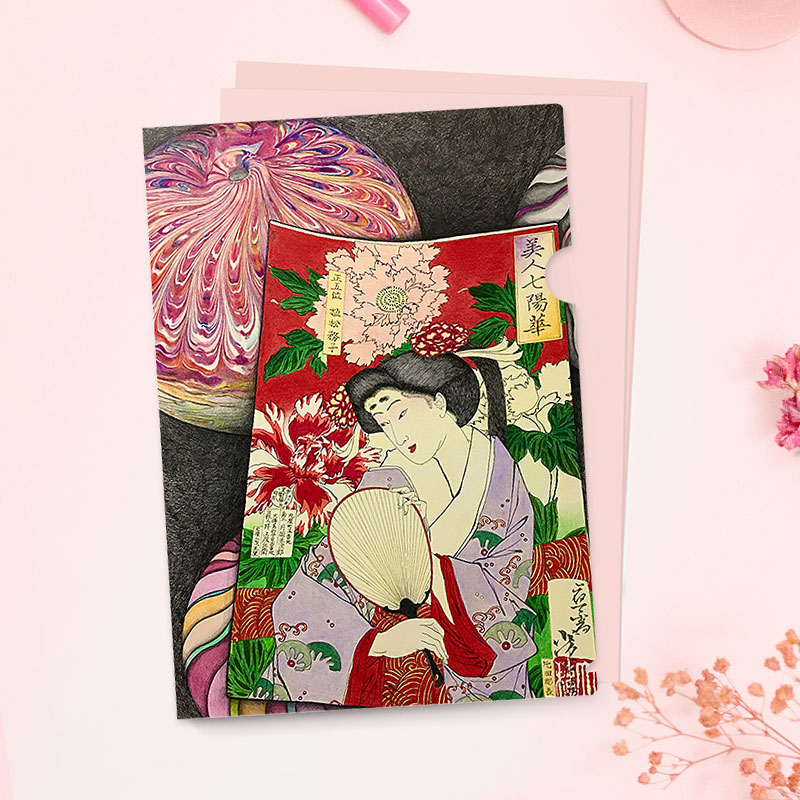 安井顯太設計的L型資料夾，圖像清晰、具收藏價值