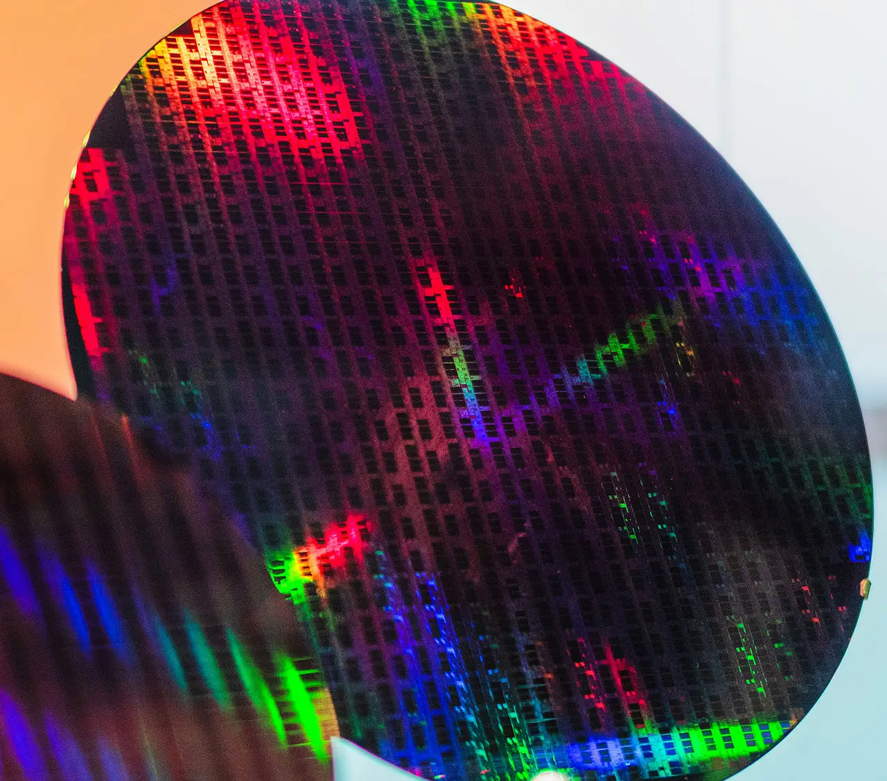 玻璃與現代科技的共同起點