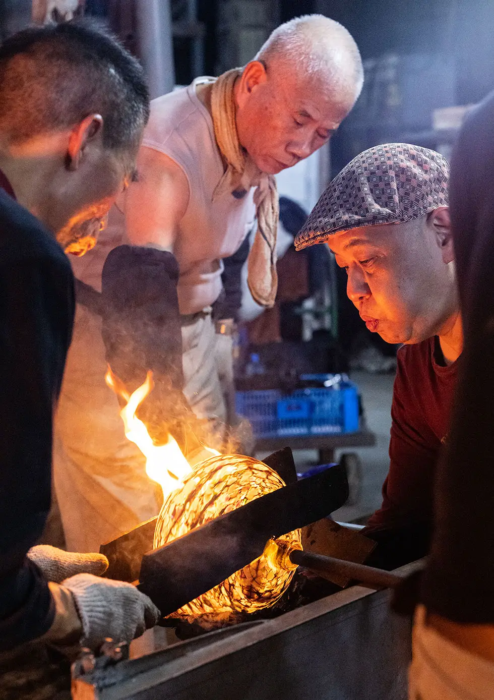 吹製玻璃：以身體完成的材料控制